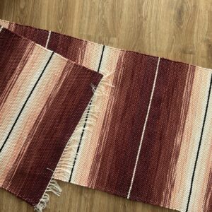 0,68 x 2,23 Tumepunane + lõheroosa südamikega