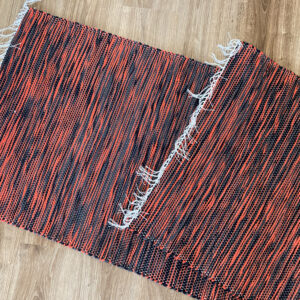 0,69 x 1,62 Must + punane + hall